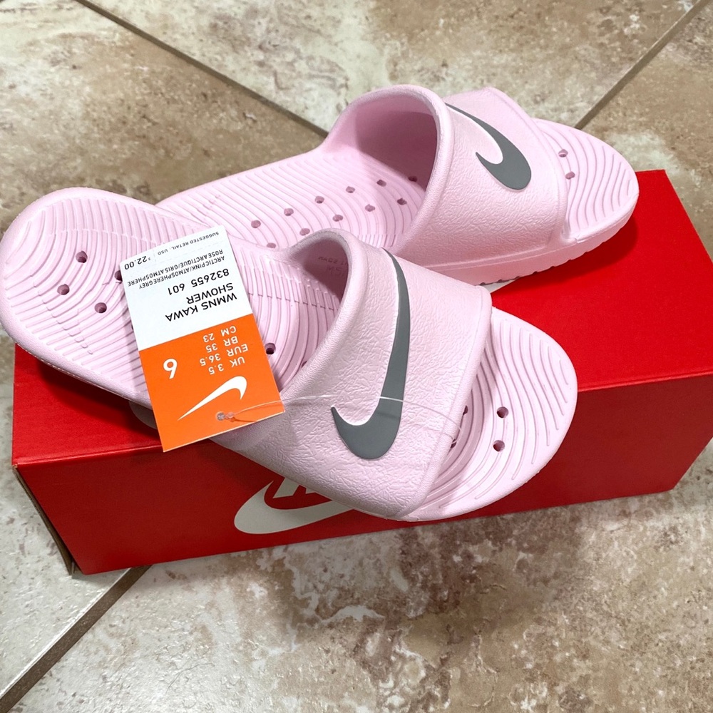 NIB Nike Women’s Kawa slides size 6